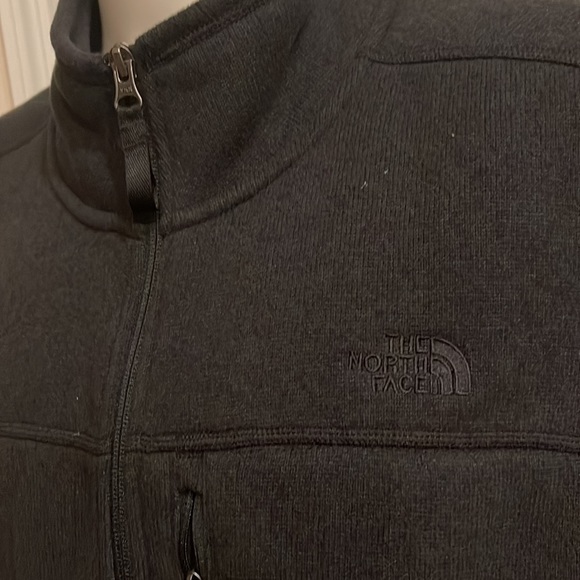 The North Face Gordon Lyons Black Classic Vest - Picture 2 of 8